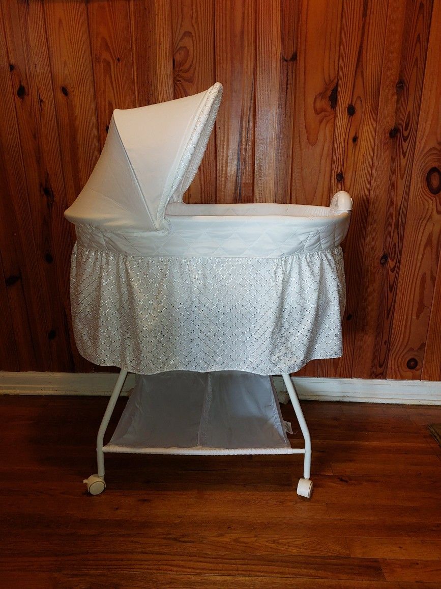 Very Clean And Sturdy Bassinet 