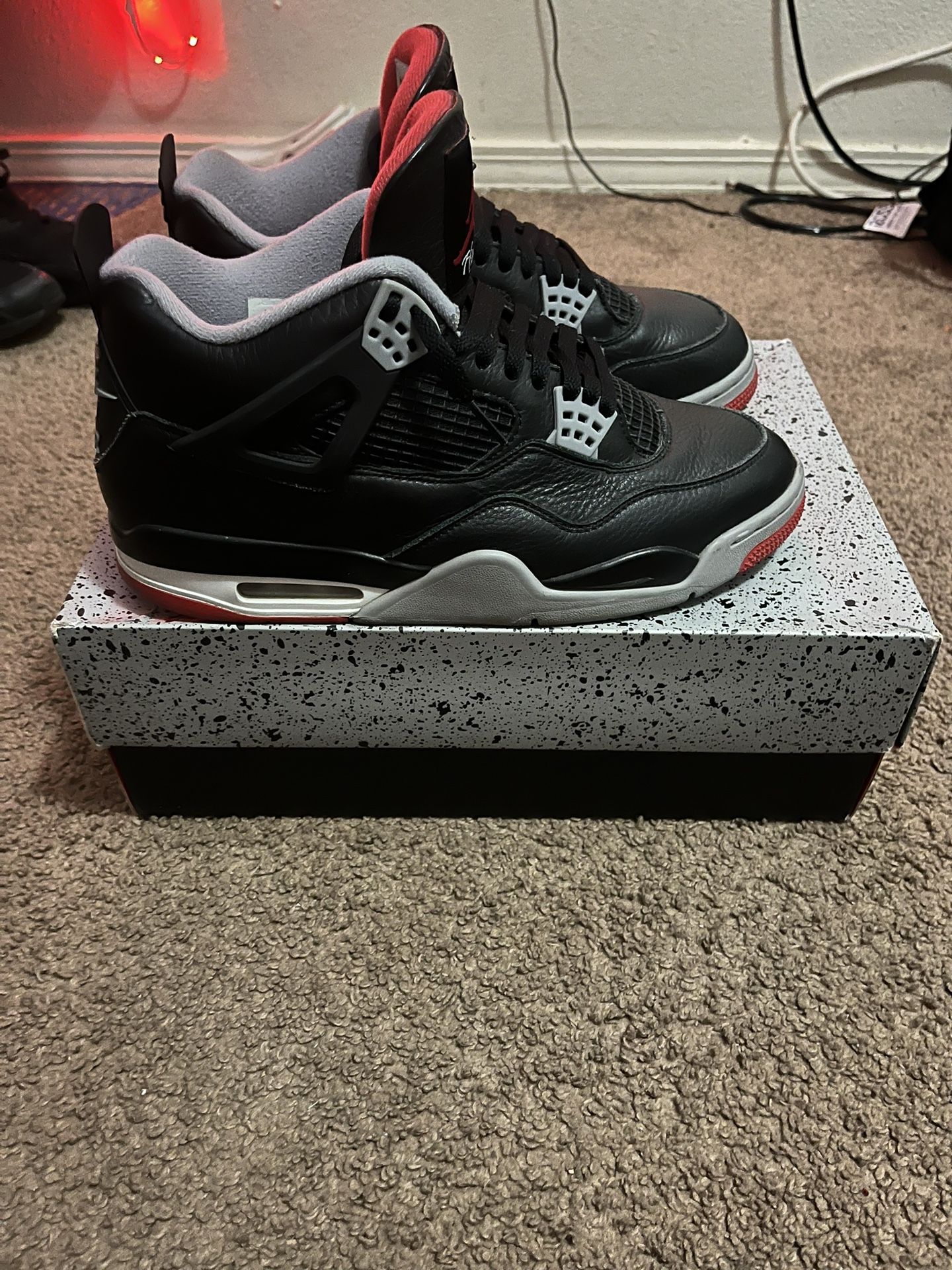 Jordan 4 Retro Bred