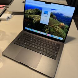 Apple 2023 14” MacBook Pro M3 Pro Chip 18GB Ram 512SSD. Like new! We offer financing!
