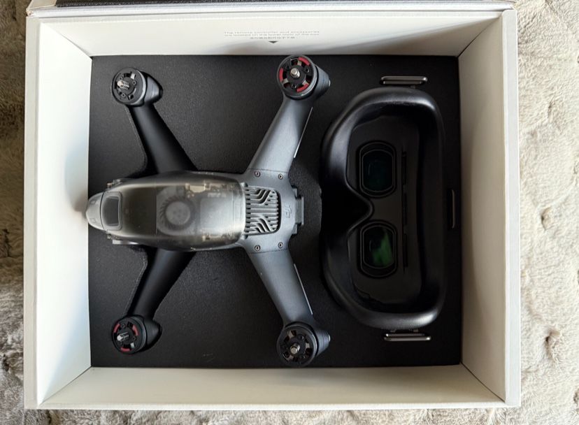 DJI FPV Drone Combo