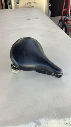 Vintage Beach Cruiser Seat, Persons Product, Good Springs, Not Bent, Full Size Men’s Seat, Klunker, Located in La Habra