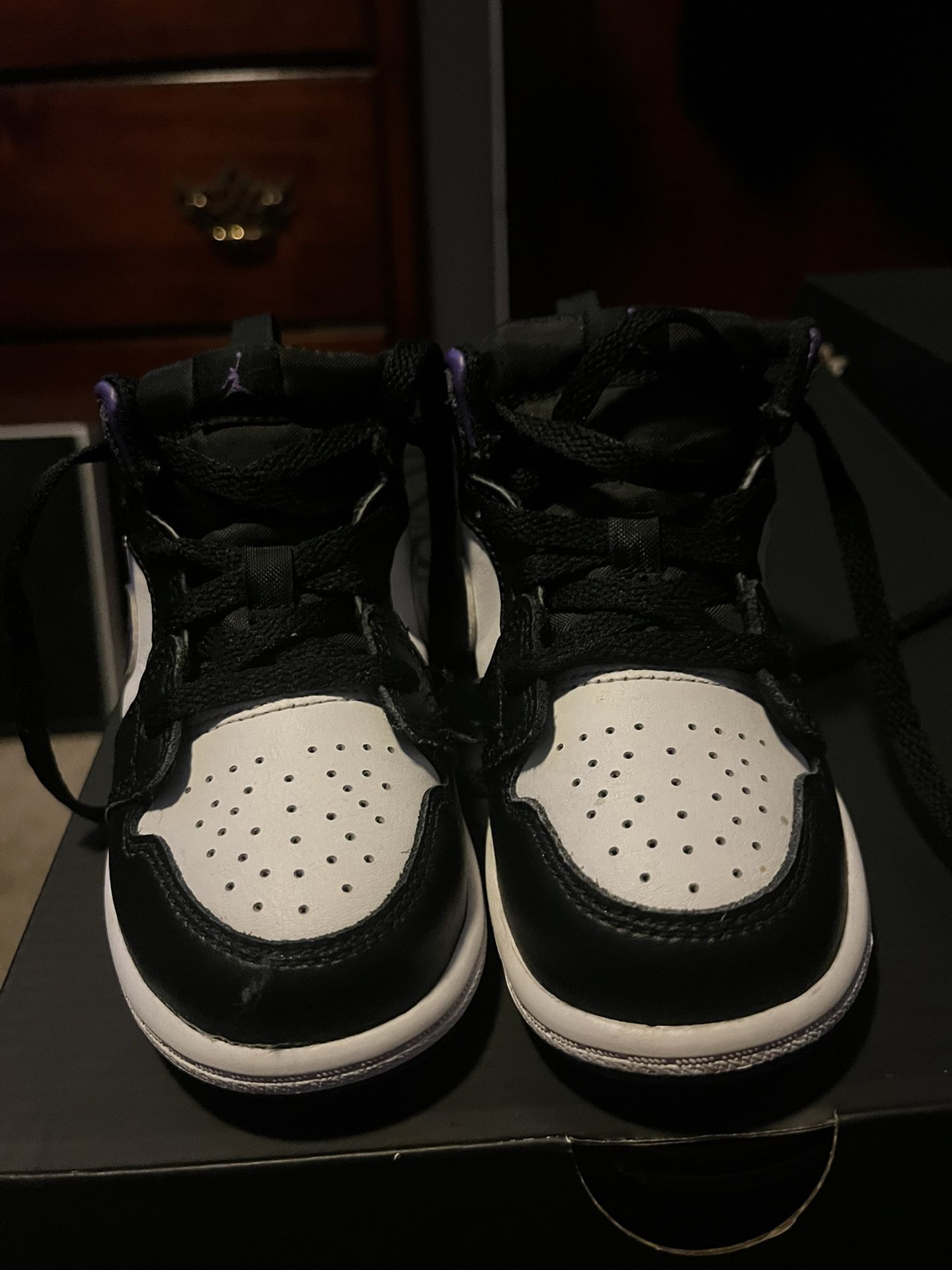 Jordan 1 Mid Purple Black