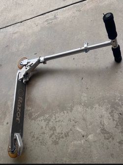 Razor scooter