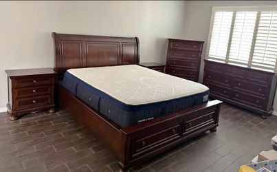 5-Piece Dark Wood Cali King Sleigh Bedroom Set