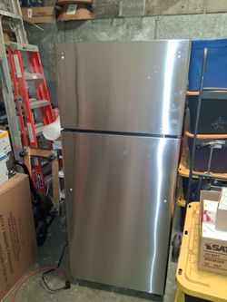 BRAND NEW GE Stainless Steel Refrigerator – Not Powering On – Repair Special