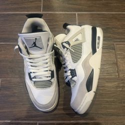Jordan 4 Military Black 