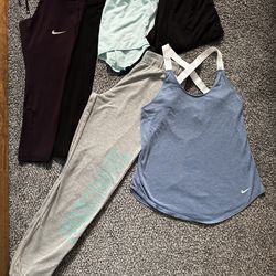 Womens Small Nike clothing lot
