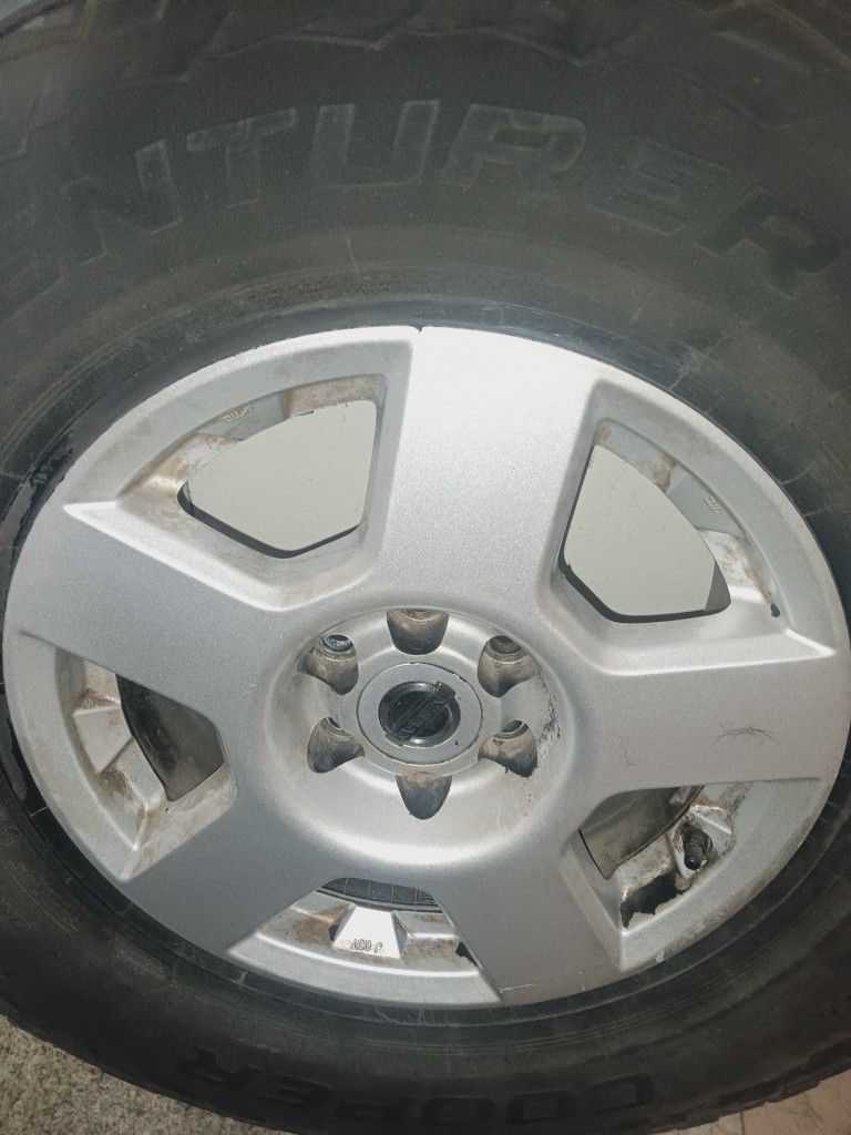 (4) 265-70 16s With Xterra Rims