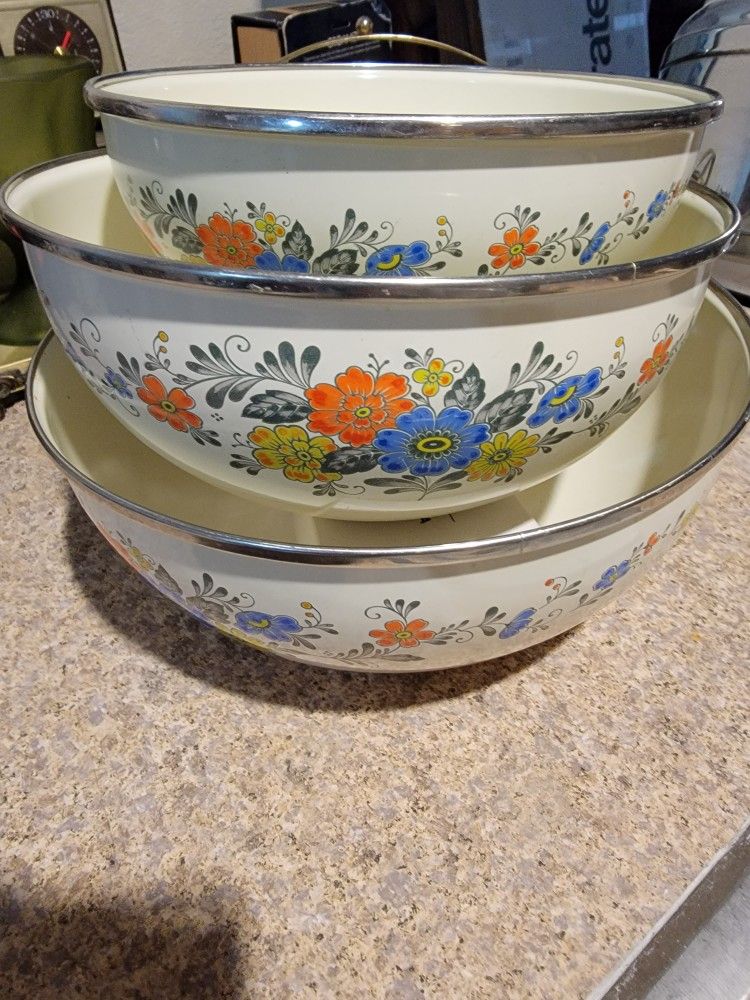 Mid Century 3pc Nesting Mixing Bowls