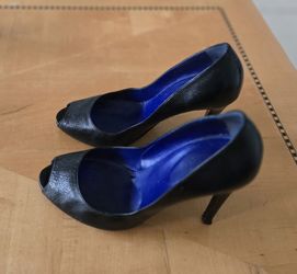 Sergio Rossi Black Pumps Heels EUR 40, US 9 Open Toe Patent Leather