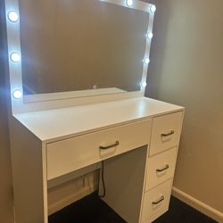 Make Up Vanity