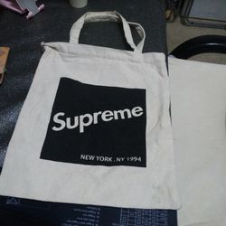 Supreme Zipper Bag Collection Item