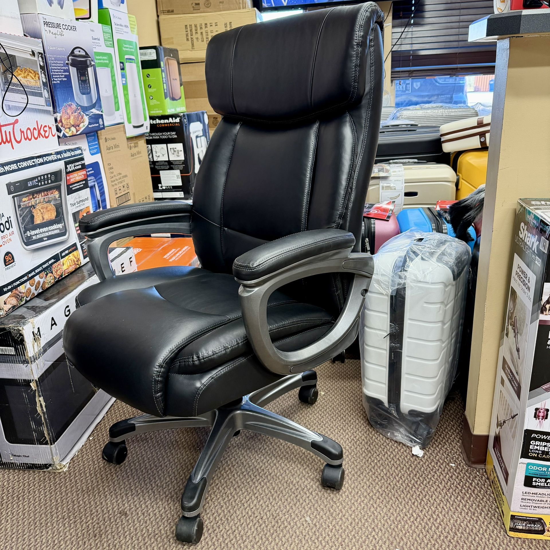 Lockland Ergonomic Leather Managers Big & Tall Chair