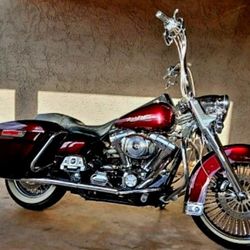 2005 Harley Davidson Road King  Vicla