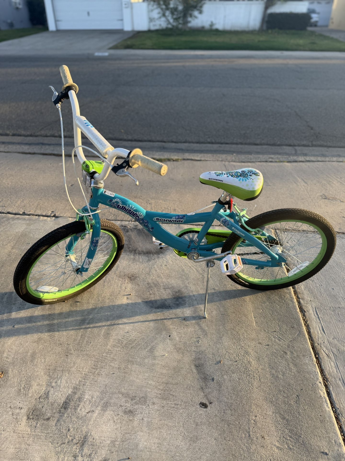 Girl’s 20” Schwinn Whisper Bike Great Condition multicolor!! 
