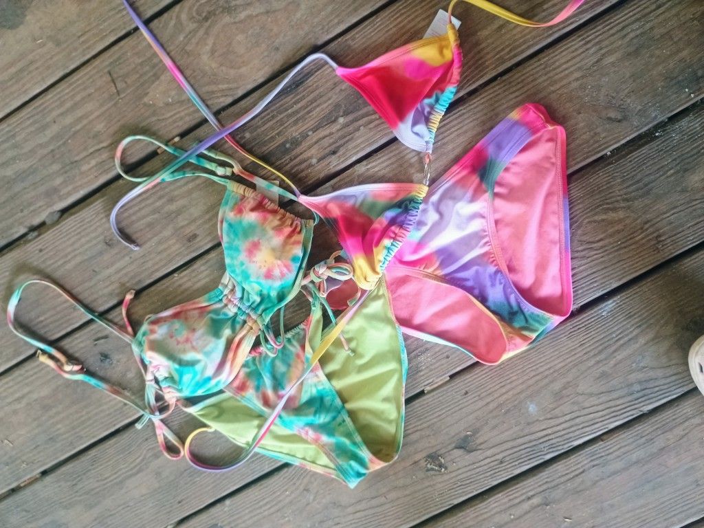 2 super cute size Medium women's 2 piece/bikini swimsuits