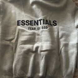 Essential Sweater 90$ Size: adult small