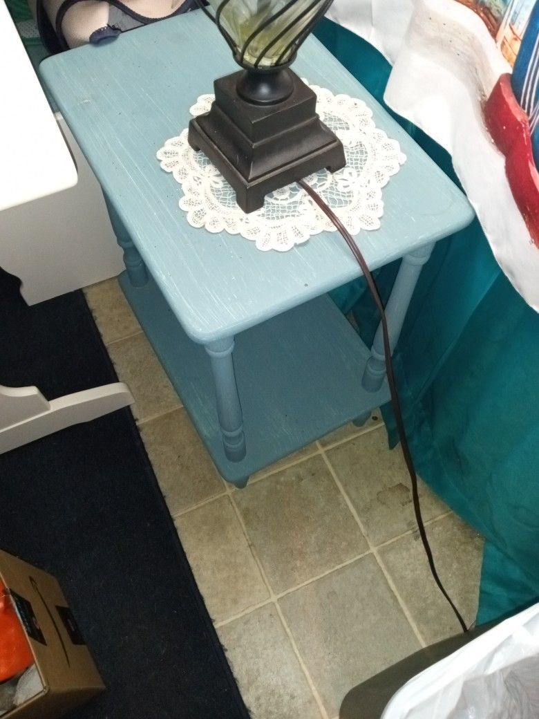Small Table Baby Blue /// Foot Stool Lifts Up