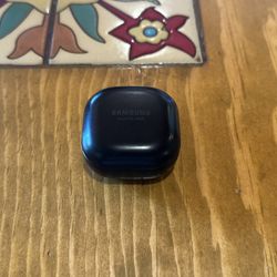 Great condition ! Samsung Earbuds 2 