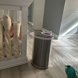 Diaper Pail (Ubbi) ( Like New) 