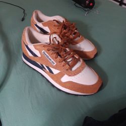 Reebok Classics Sued Tennis Shoes Brown And White