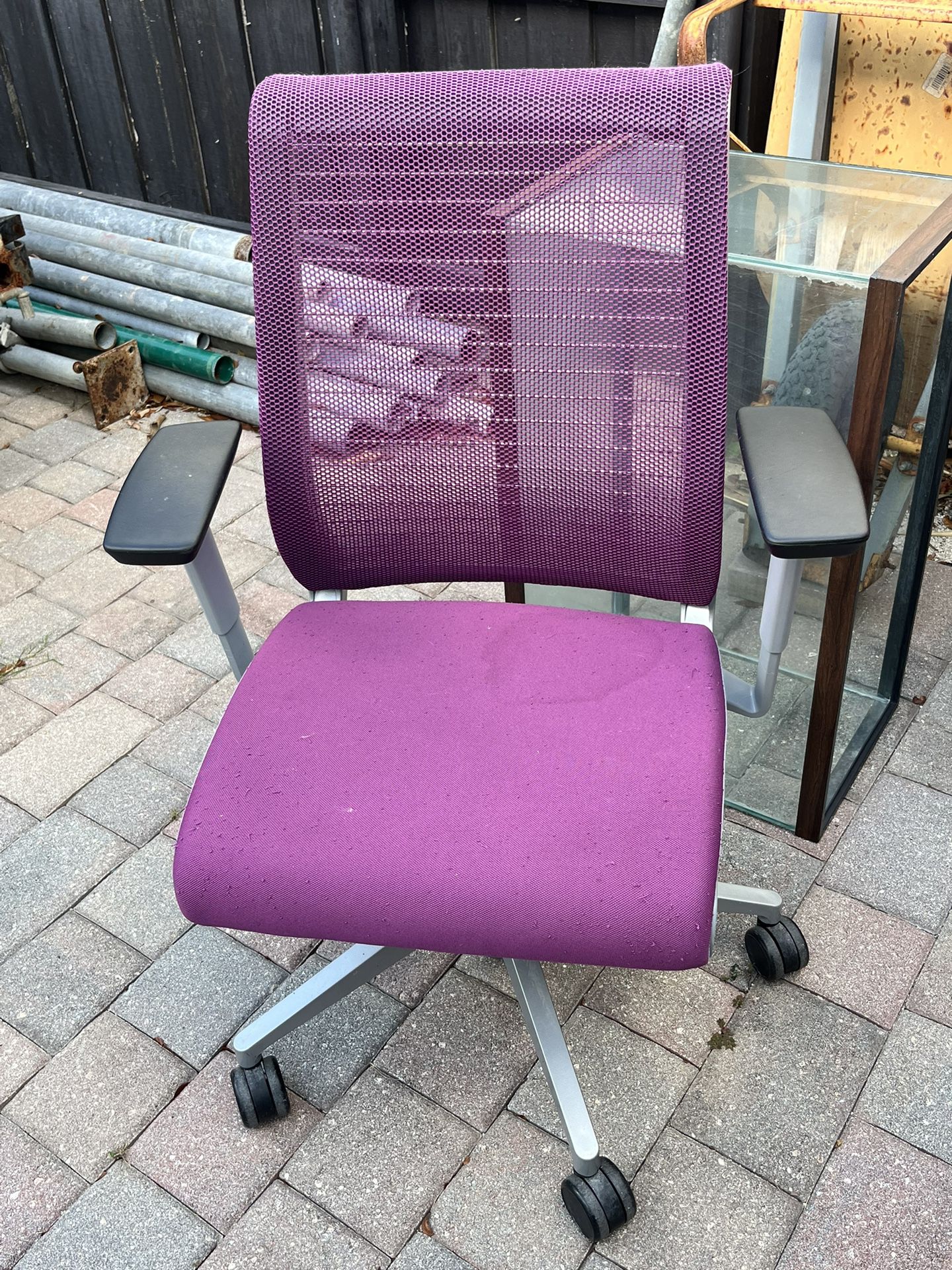 steelcase chair Think model purple great condition office chair adjustable