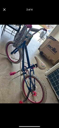 "TEXAS ONLY" Like New Girls Huffy Bicycle