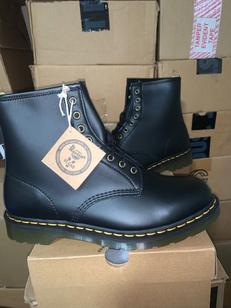 Brand New Men's Dr Martens Boots Size 12