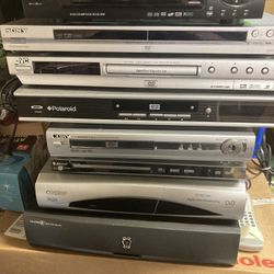 8 DVD Players 