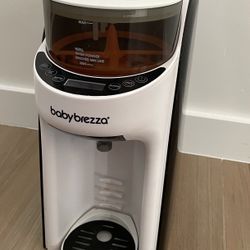 Baby Brezza Pro Advanced Formula Machine