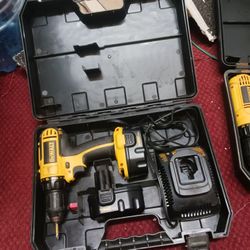 Dewalt Drill With 2 Batteries