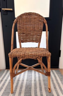 Like new rattan wicker dining chairs