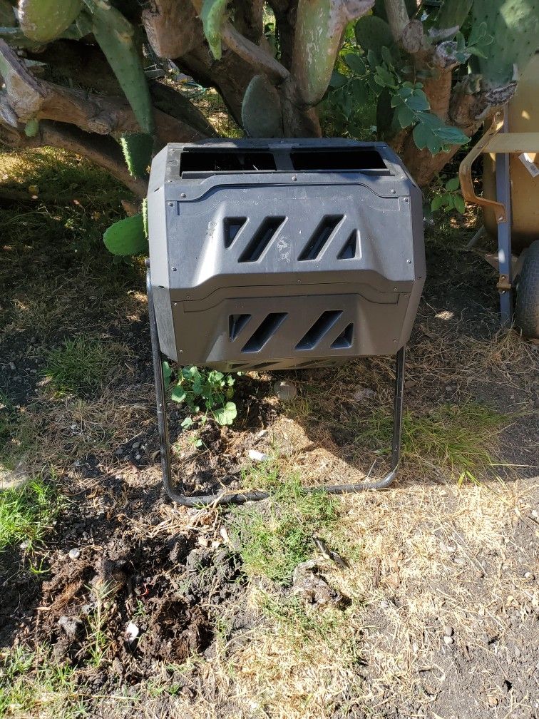VIVOSUN Outdoor Tumbling Composter-43 Gallon Dual Rotating Batch Compost Bin, Heavy-Duty Compost Tumbler with 2 Sliding Doors for Garden, Kitchen, and