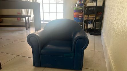 Easy-Clean Comfy Chair LakeShore Learning