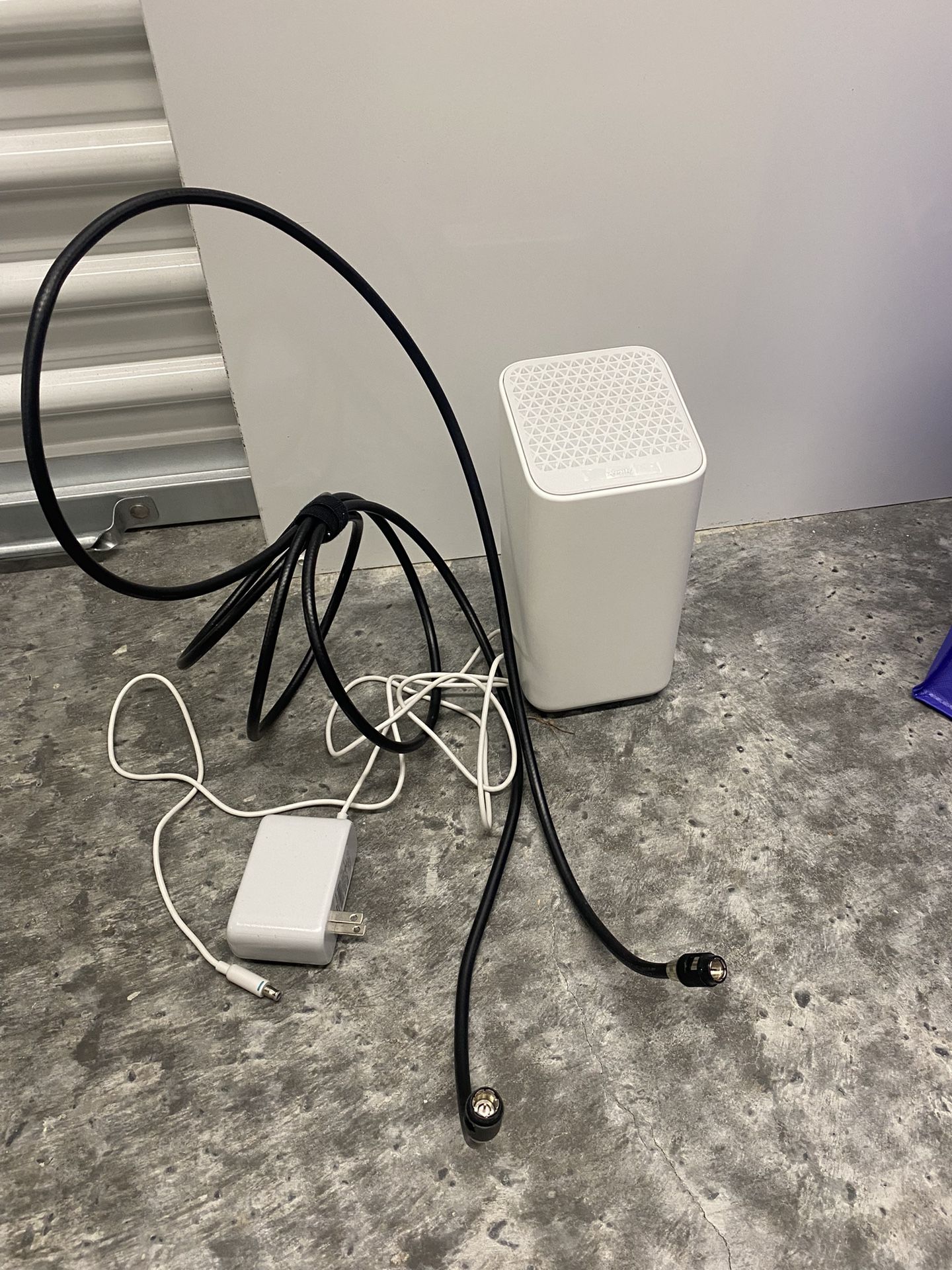 Xfinity Home WiFi Router Modem 4-Ports White XB7-CM Adapter