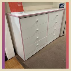 Dresser/ Eight Drawers Dresser