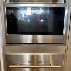 Wolf Double convection oven model I.  With Warming Tree.