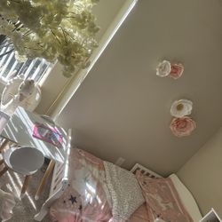 Toddler bed 