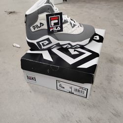 Fila,MB,Grey White Black, Size 6
