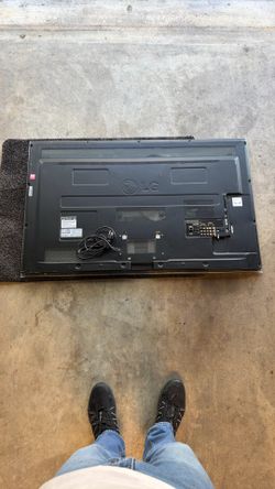 LG 47” TV (not working)