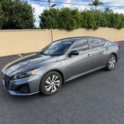 New 2025 Nissan Altima. 2609 Miles,  7 Year Warranty