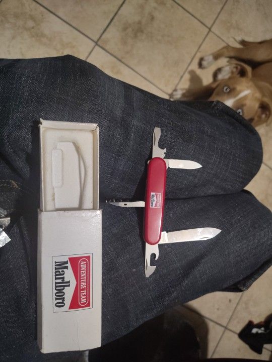 🗡️Vintage Marlboro Victorinox Swiss Army Knife 🔪