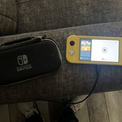 Nintendo switch lite Yellow