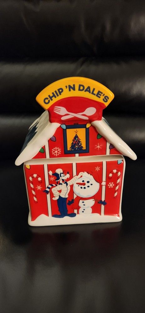 Disney Holiday Lodge Chip N’ Dale‘S Cookie Jar
