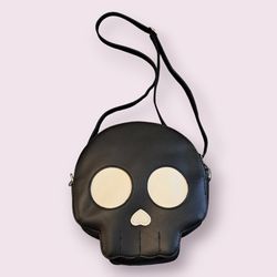 Skull Zip-up Crossbody Bag (Medium) Black