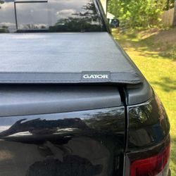 Gator Sfx Tri Fold Tonneau Cover
