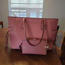 Michael Kors Tote With Wallet 