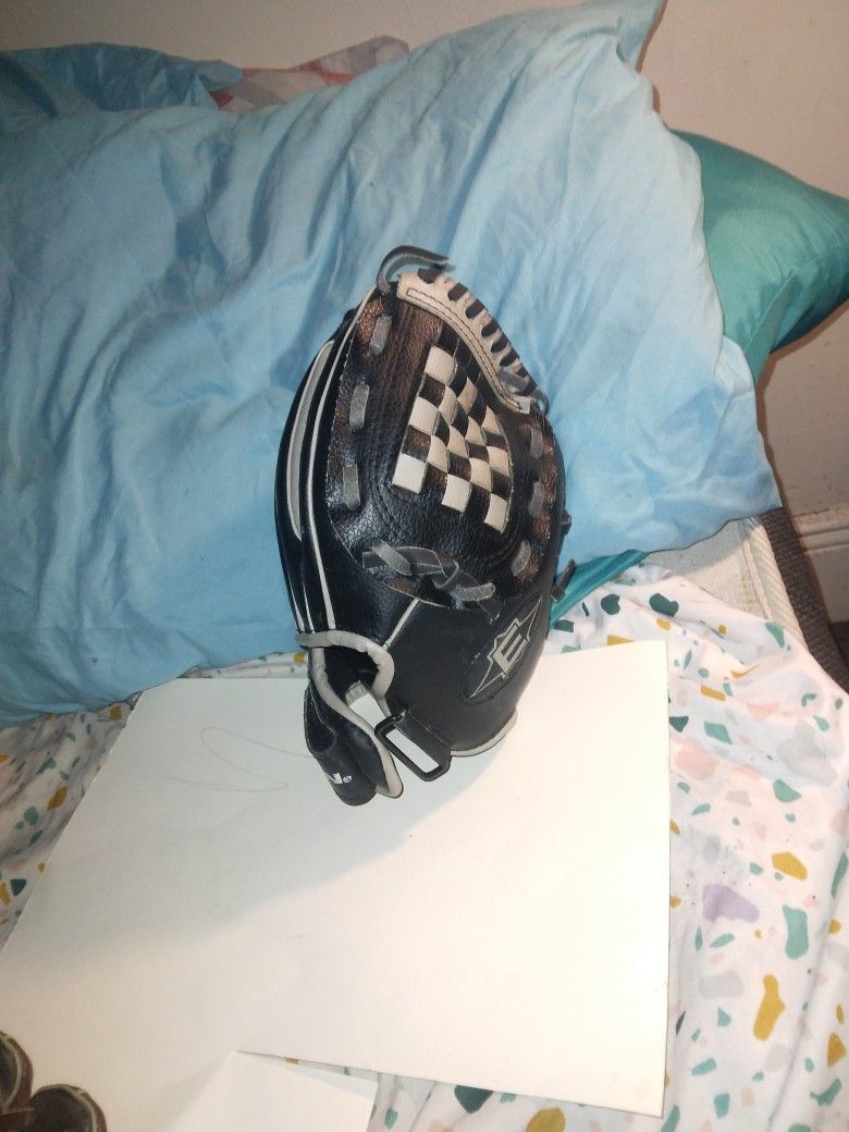 Easton ZFlex 9.5inch Youth Baseball Glove