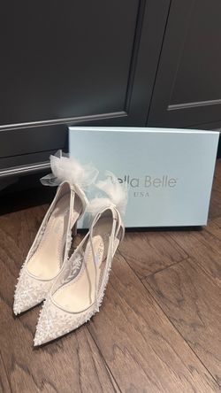 Beautiful Bella Belle ivory bridal heels in like-new condition