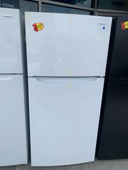 Frigidaire White Top-Freezer Refrigerator